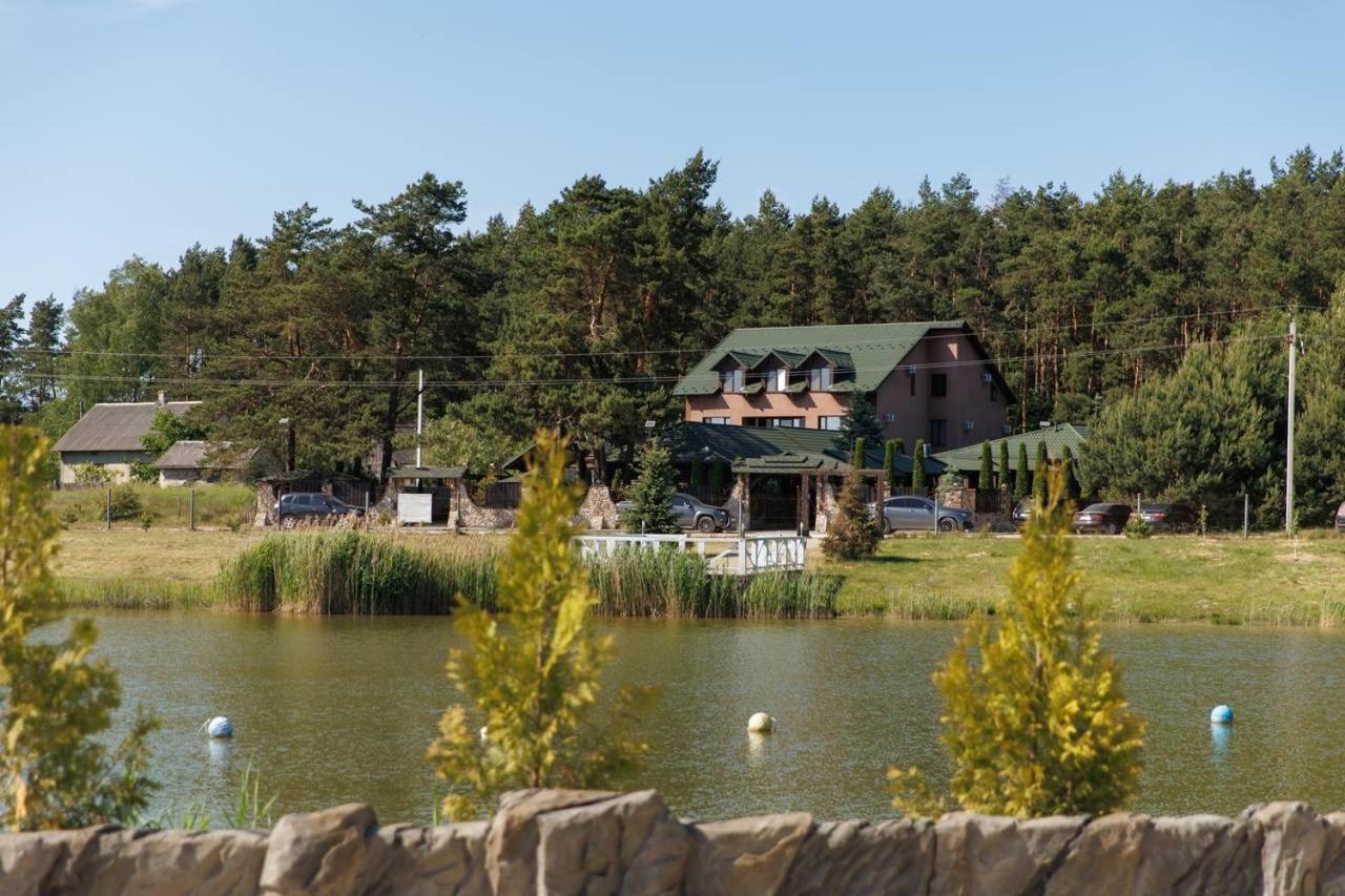 Готель-Ресторан "Колиба" Brody Exterior foto